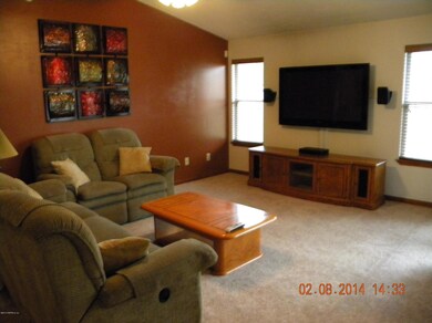 7802 Duckwood Ln, Jacksonville, FL 32210 - photo 4