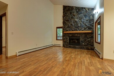 Livingroom with fireplace