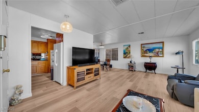 5107 Royal Ave unit 235, Las Vegas, NV 89103 - photo 3