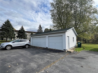 194 E Albany St, Oswego, NY 13126 - photo 4