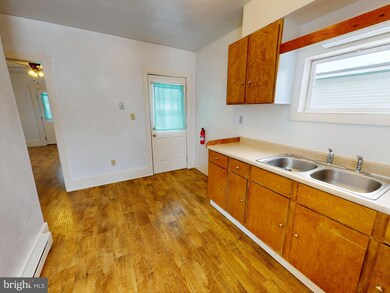 925 W Water St, Bellefonte, PA 16823 - photo 4