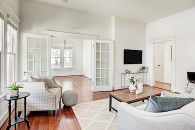 645 Harvard St, Houston, TX 77007 - photo 4