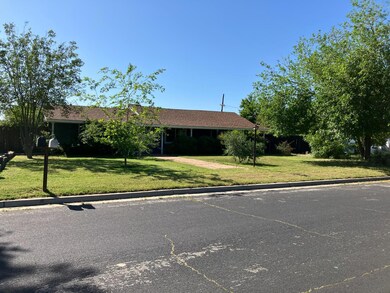 312 N Phillip Ave, Clovis, CA 93612 - photo 2