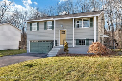11 Holly Blvd, Schenectady, NY 12302 - photo 5