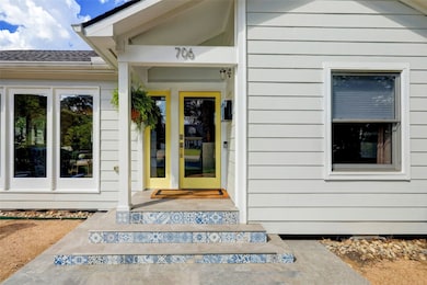 706 W 32nd St, Houston, TX 77018 - photo 4