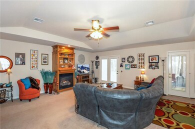 15 Bassingham Dr, Bella Vista, AR 72715 - photo 4