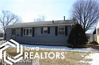 1509 N 3rd Ave W, Newton, IA 50208 - photo 2