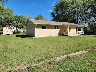 529 E Mcvay St, Marshfield, MO 65706 - photo 2