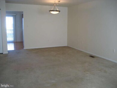 5714 Richardson Mews Square, Halethorpe, MD 21227 - photo 3