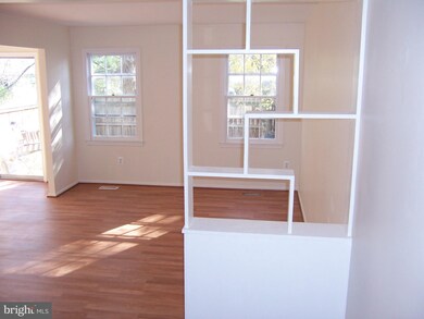 9464 Abingdon Ct, Manassas, VA 20109 - photo 2