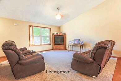 877 Royal Cir, Howard, OH 43028 - photo 4