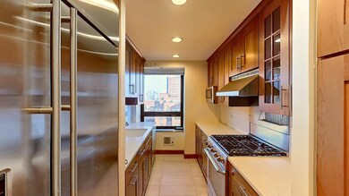 Saint James' Tower unit 19-G, New York, NY 10022 - photo 6