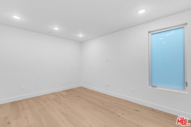 2000 N Beachwood Dr unit 4, Los Angeles, CA 90068 - photo 4