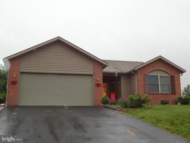 1292 Mallard Dr W, Chambersburg, PA 17202 - photo 2