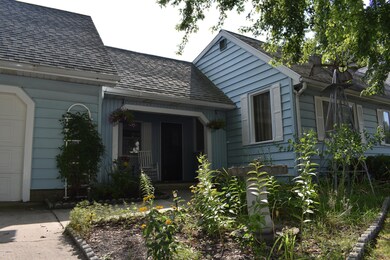 521 Howard St, Lowell, MI 49331 - photo 2