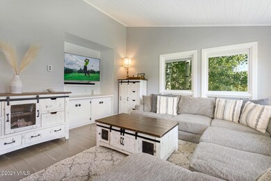 330 Elk Lane-10