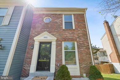 19011 Partridge Wood Dr, Germantown, MD 20874 - photo 2