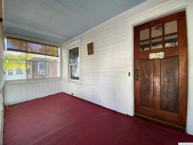 Look at that traditional Arts & Crafts door with o