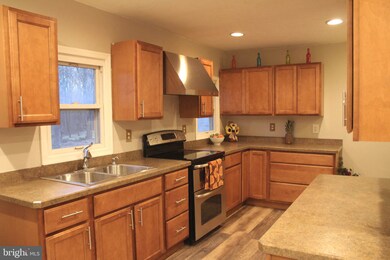 829 Streaker Rd, Sykesville, MD 21784 - photo 7