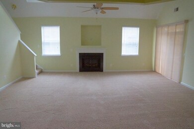 13962 Greendale Dr unit 14, Woodbridge, VA 22191 - photo 4