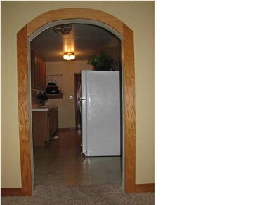 ARCHED DOORWAY - From Livingroom to Kitchen