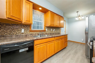 3103 E Shawnee Ave, Des Moines, IA 50317 - photo 7