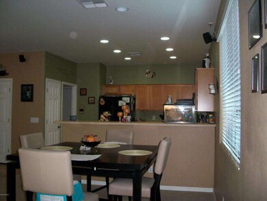 HOME 10112 WEST CHIPMAN RD 003