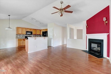 18-3009 Wynston Way-18