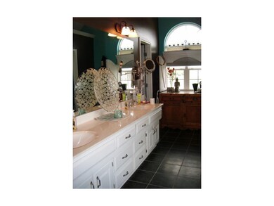 900 Birchwood Dr, Raymore, MO 64083 - photo 7