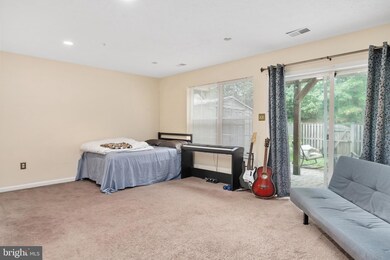 2719 Summers Ridge Dr, Odenton, MD 21113 - photo 7