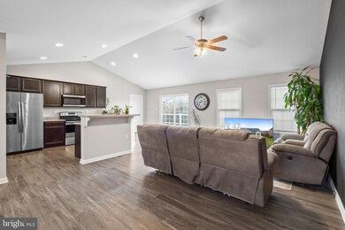 13 Peking Ln, Martinsburg, WV 25403 - photo 5