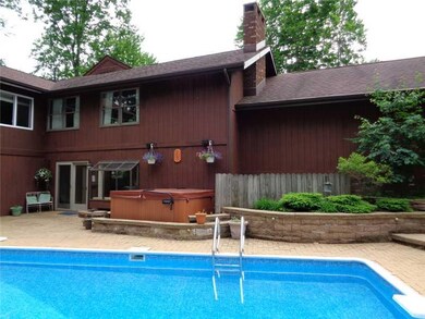 Swimming Pool/Hot Tub/Sauna.