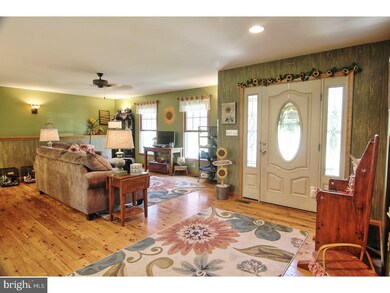 9 Orchard Ln, Boyertown, PA 19512 - photo 4