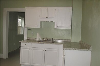 10' x 11' Kitchen, new counter tops