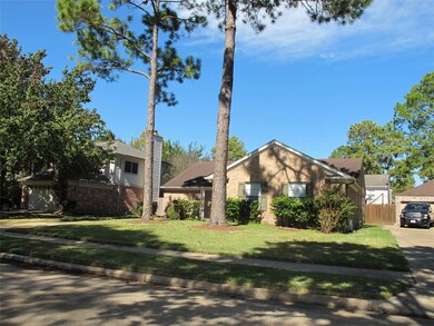 8634 Hot Springs Dr, Houston, TX 77095 - photo 2