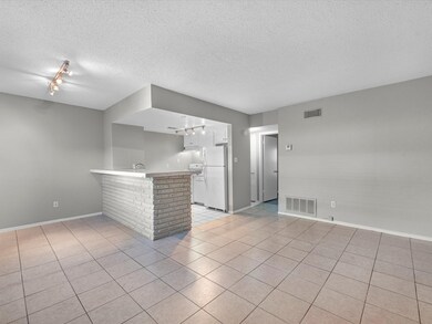 935 Byrne St unit 17, Houston, TX 77009 - photo 4