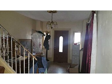 Entry/Foyer.