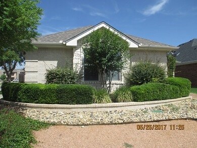 2042 Valleyview Dr, San Angelo, TX 76904 - photo 2