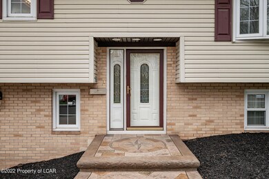935 Seybert St, Hazleton, PA 18201 - photo 3