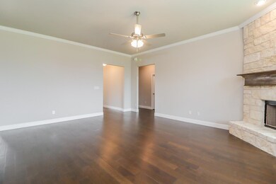 113 Constitution Dr, Joshua, TX 76058 - photo 5