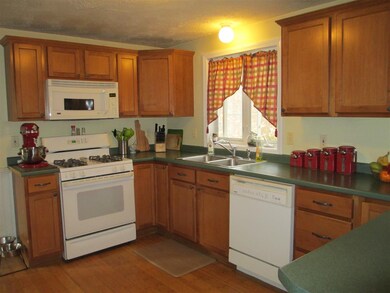 15 Woodhawk Dr, Milford, NH 03055 - photo 7