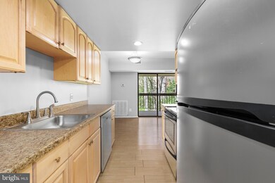 11600 Stoneview Square unit 22C, Reston, VA 20191 - photo 4