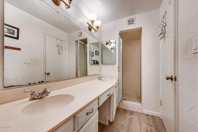 556 N Hobson Plaza Mesa AZ-large-007-5-M