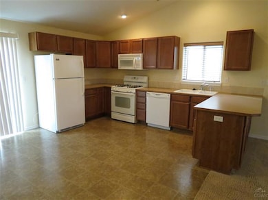 3462 SW Metolius Meadow Ct, Redmond, OR 97756 - photo 6