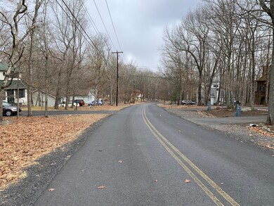 289 Somerset Dr, East Stroudsburg, PA 18301 - photo 5