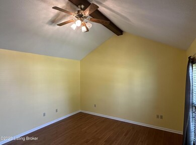 9105 Fairridge Dr, Louisville, KY 40229 - photo 3