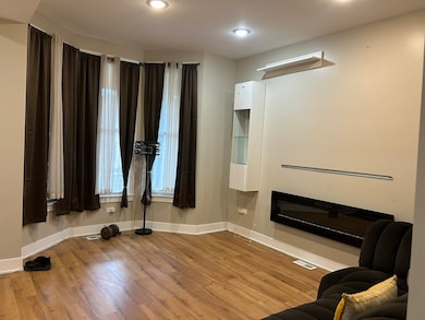 8228 S Clyde Ave, Chicago, IL 60617 - photo 3