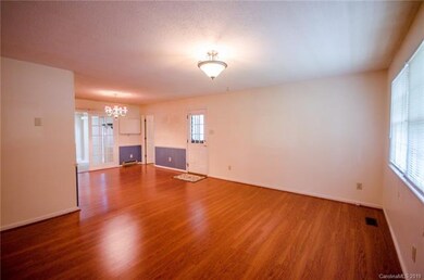 145 Victoria Dr, Statesville, NC 28625 - photo 4