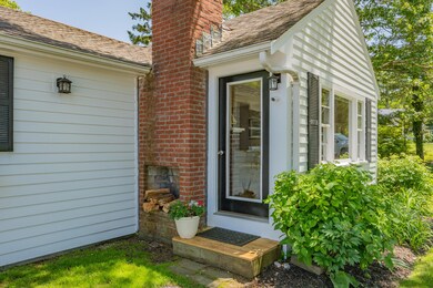 22 Wallace Point Left Side Entry 1