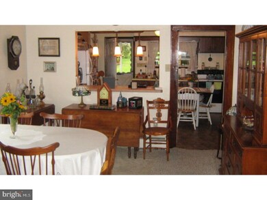 33 Walnut St, Middleport, PA 17953 - photo 6